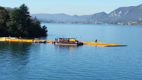 The Floating Piers: una passeggiata galleggiante sulle acque del Lago d’Iseo