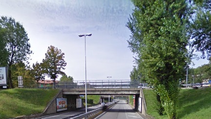 Calcinacci dal viadotto di Boccaleone. Limitazioni al transito