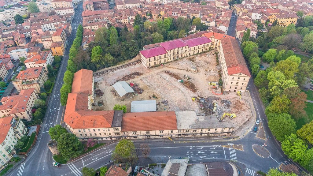 Demolita parte della Montelungo, sole al Parco Suardi