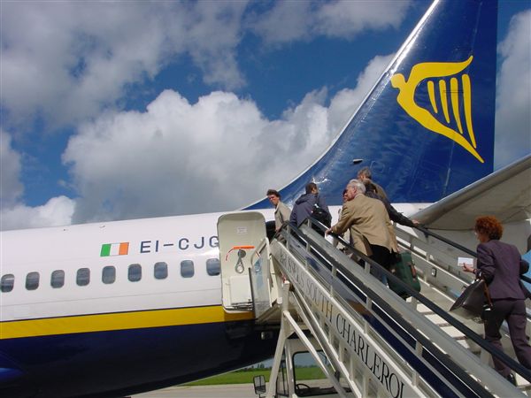 Perdono la partita per un ritardo aereo: Ryanair deve risarcire