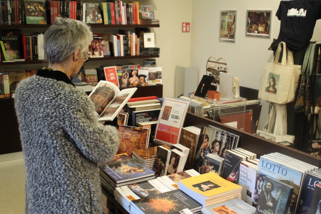 Il bookshop della Carrara chiuso da agosto: contratto scaduto