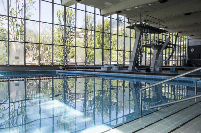 Polemica sul bar delle piscine Italcementi ancora chiuso