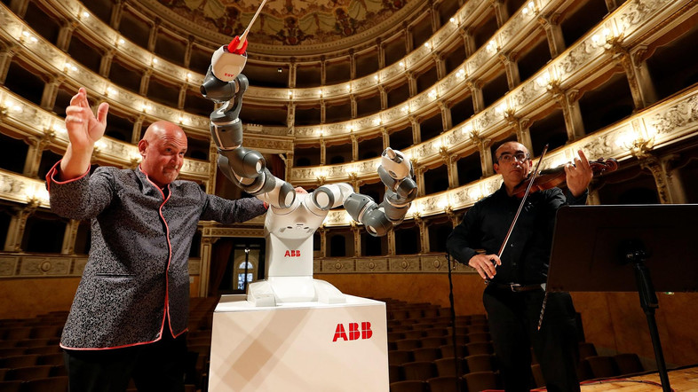 Classe operaia robotica: l’umanoide è entrato in fabbrica