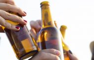 Basta picnic con birra nei parchi. Vetro e alcol vietati dal Comune