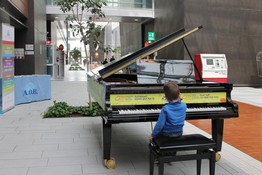 Pianoforti in liberta a Bergamo, un mese con Pianocity for Peace