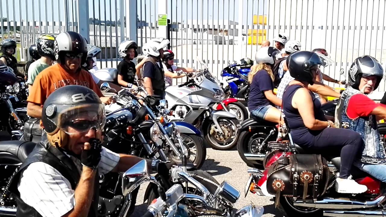 Festa Bikers, centauro salvato da una motociclista