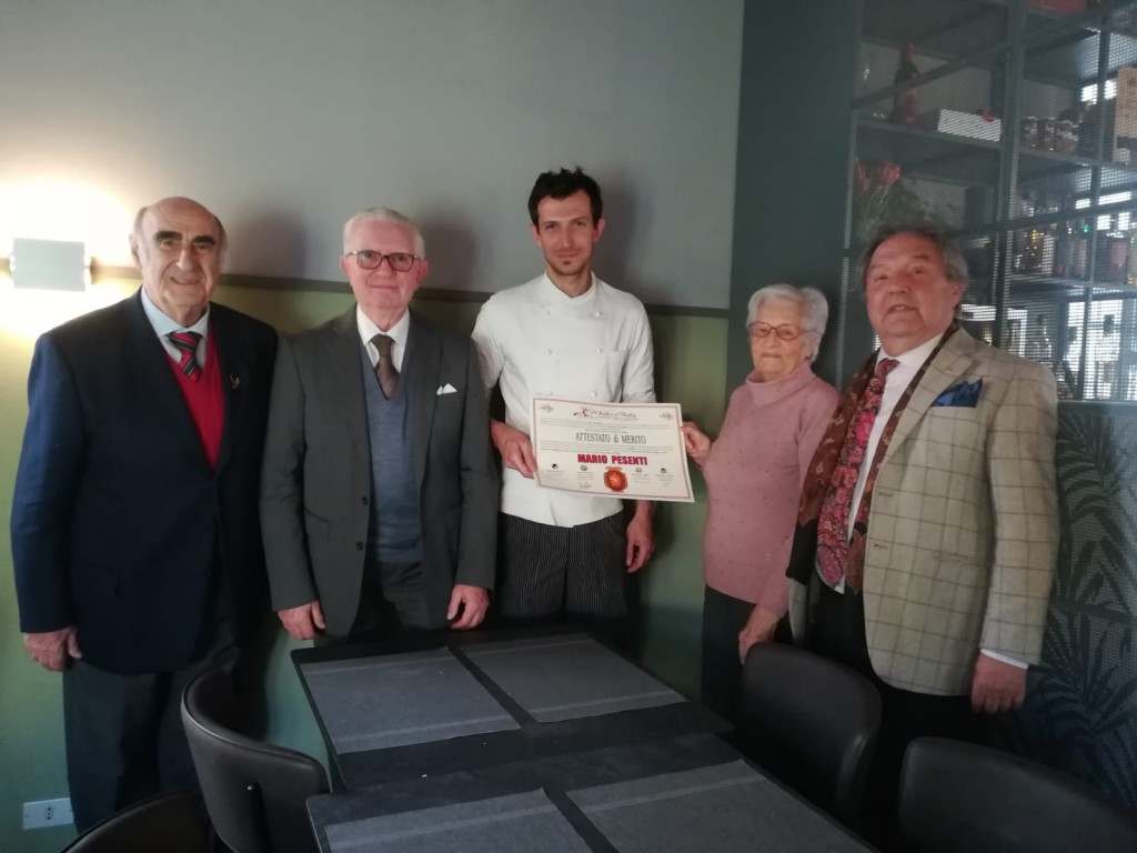 Certificato di merito allo chef Pesenti del ristorante La Gare di Caravaggio