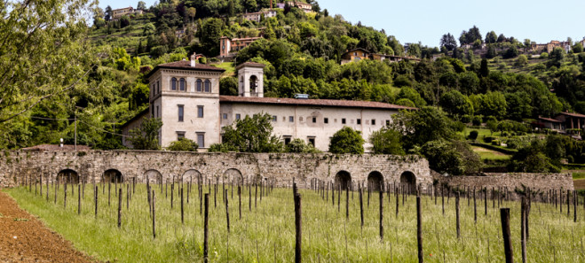 Chiostro, parcheggio, pista ciclabile. Seconda rinascita per Astino