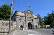 Porta S. Agostino senza barriere. Nuovi marciapiedi e scivolo