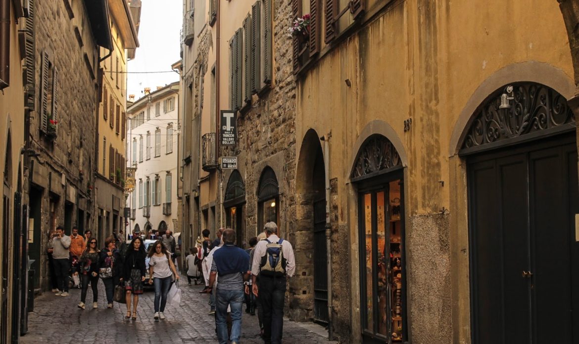 Turisti, Bergamo più internazionale: un milione di stranieri