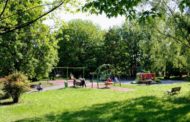 Denunciati 8 ragazzi: facevano un picnic nel parco