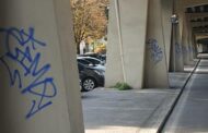 Graffiti sui piloni del viadotto rimessi a nuovo
