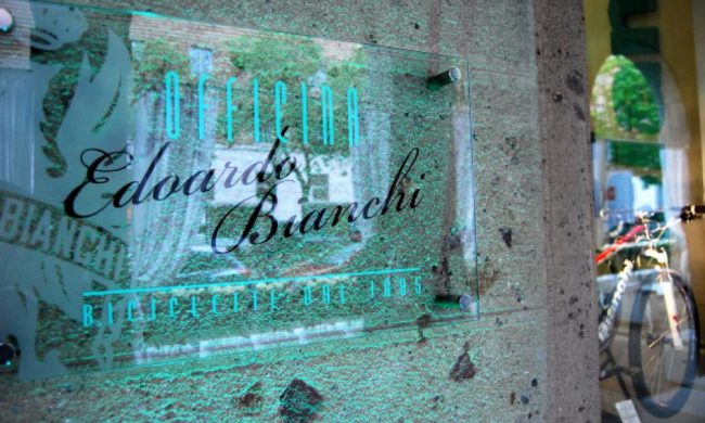 Bianchi chiude il negozio-officina sul Sentierone