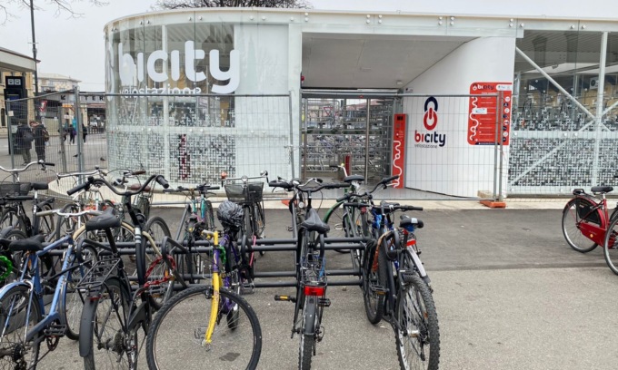 Finalmente inaugurata la velostazione in Piazzale Marconi