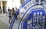 Protesta dei genitori dei laureandi all’Università di Bergamo