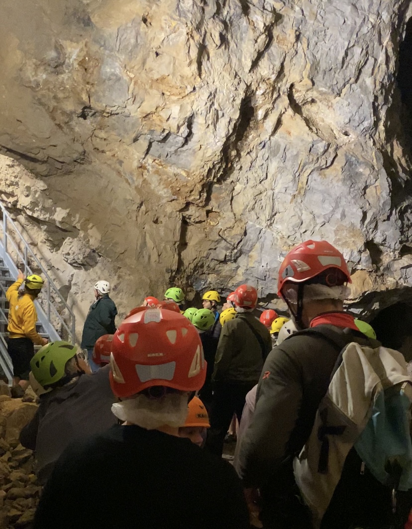 A scuola di avventura: sabato 9 settembre a Dossena, open day per docenti alla scoperta di ponte tibetano, miniere e parco speleologico.