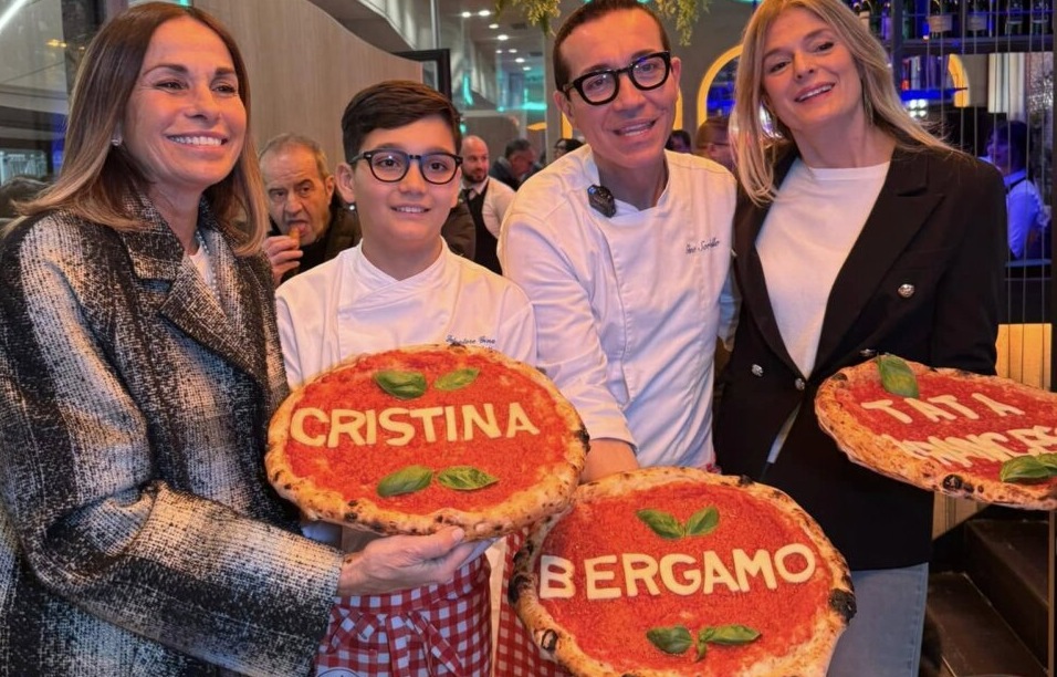 Inaugurazione con vip alla pizzeria Sorbillo di Bergamo