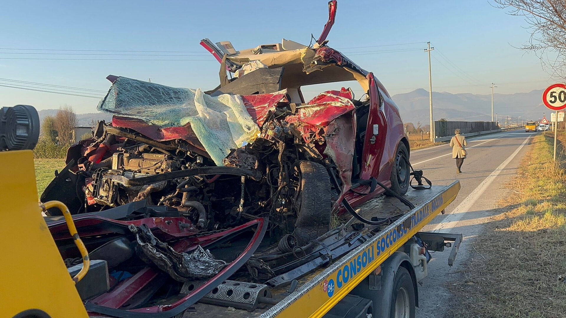 Auto si ribalta dopo l’impatto, muore 65enne di Villongo
