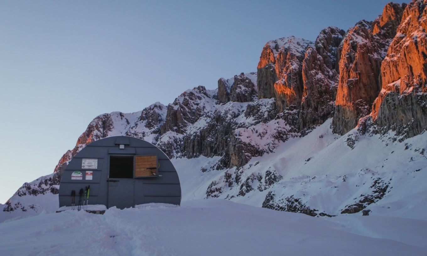 Bivacco sulla Presolana usato per feste e accampamenti