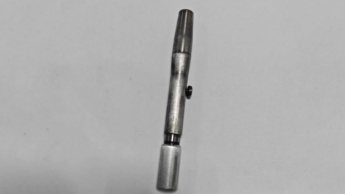 Penna-pistola da 007 all’aeroporto di Orio