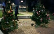 Albero di Natale incendiato e buttato a terra in Conca Fiorita