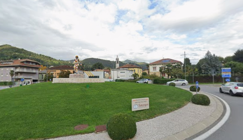 Lavori alla rotatoria dell’Arlecchino di Villa d’Almé