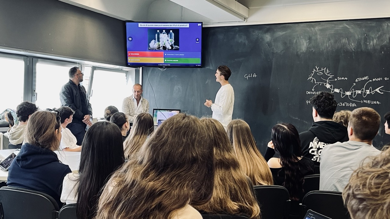 Sostenibilità in aula: in iSchool azioni concrete per l’ambiente