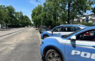Tenta di acquistare un’auto con documenti falsi